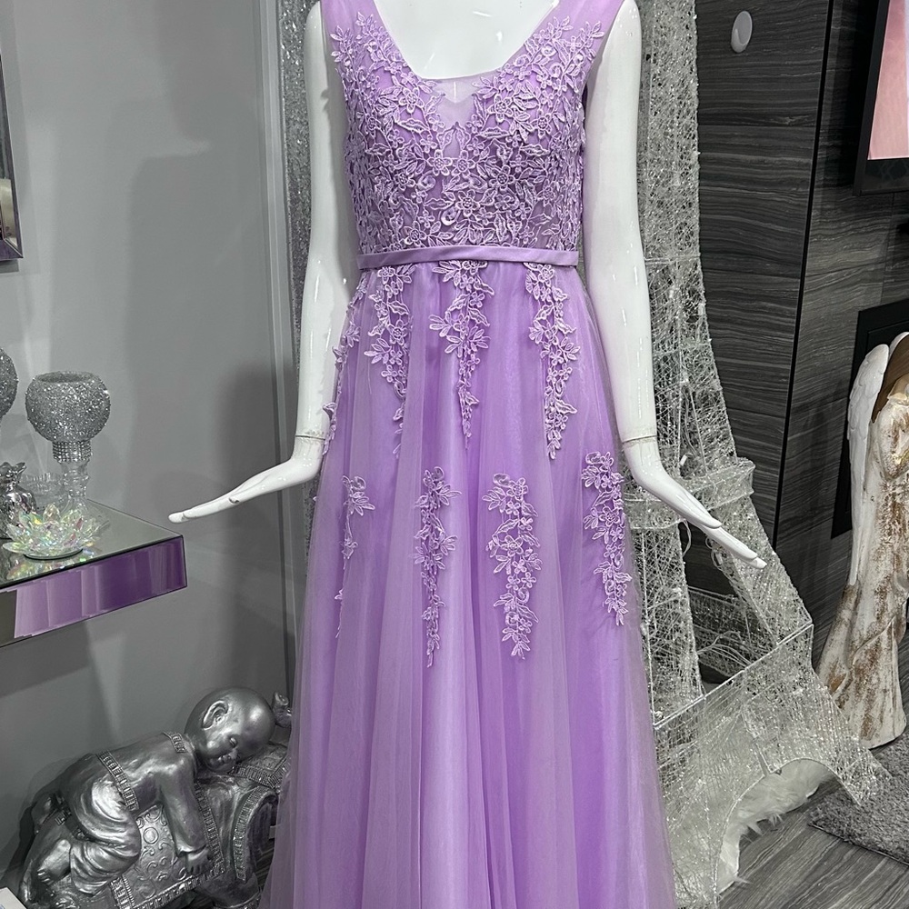 NWOT 💜 Lilac Lavender Gown/Dress - Picture 4 of 17
